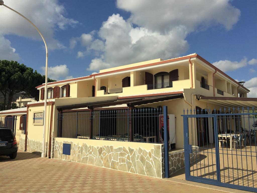 Sìnnai Hotel Villa Del Mare المظهر الخارجي الصورة
